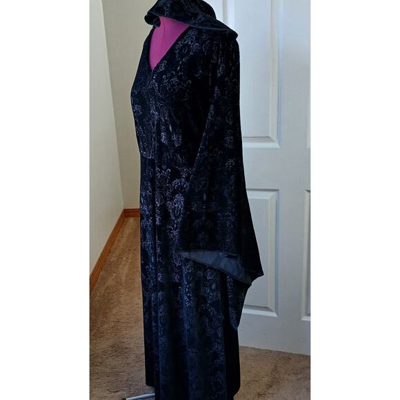 Spirit Halloween Velvet Hooded Robe Adult Plus Size 2X black paisley velour - Picture 1 of 14